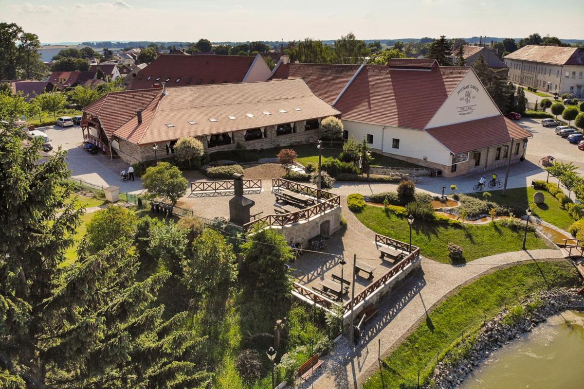 Penzion Dasicke Sklepy Dasice Bagian luar foto